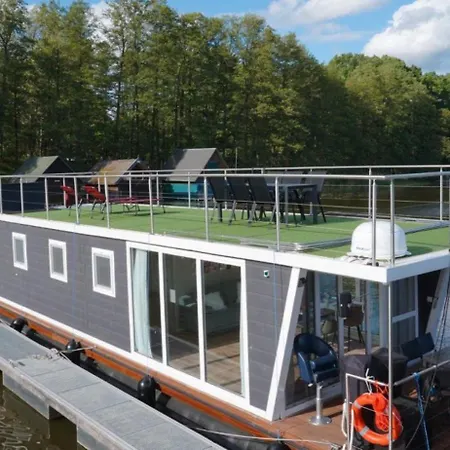 بوتيل Luxus Hausboot Lydia شترالسوند