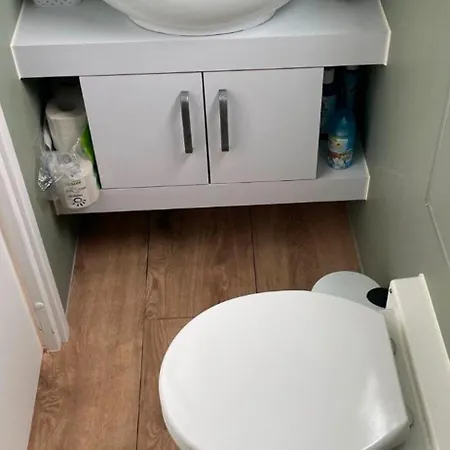 Luxus Hausboot Lydia بوتيل *