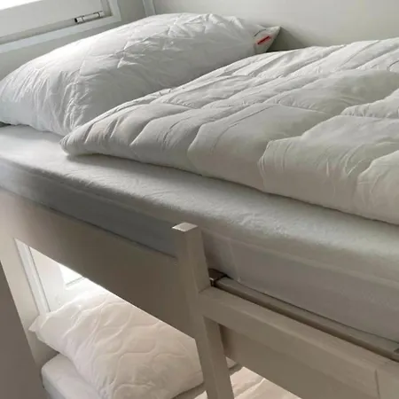 Luxus Hausboot Lydia * شترالسوند